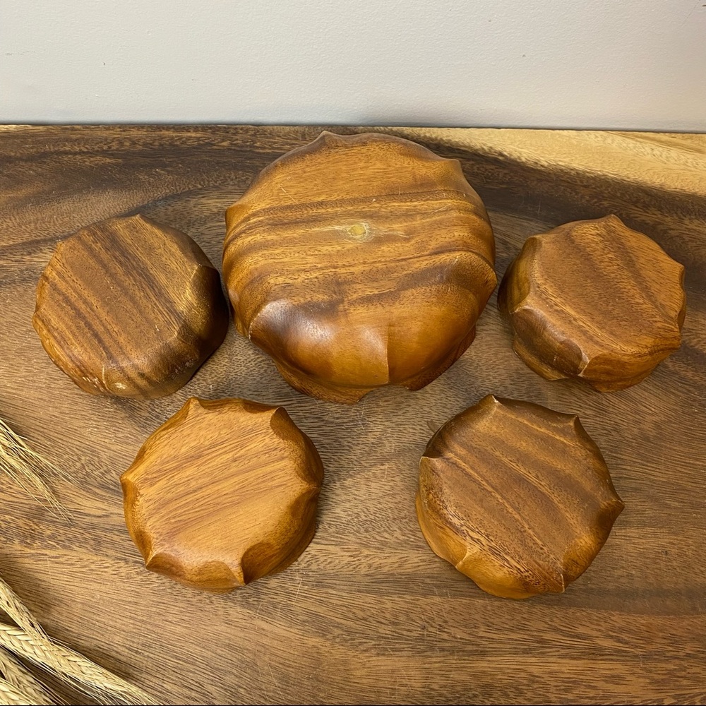 Flower Petal Carved Wood Monkey Pod Bowl Serving Set - Picture 6 of 12
